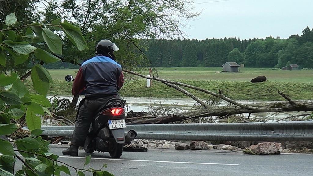 Straße völlig weggespült