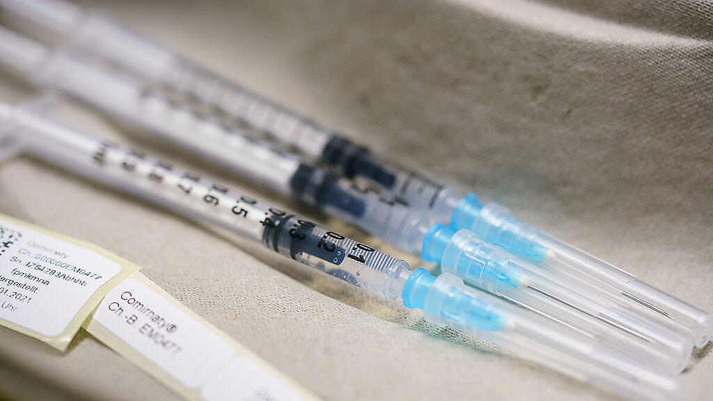 Spritzen mit Biontech/Pfizer-Impfstoff