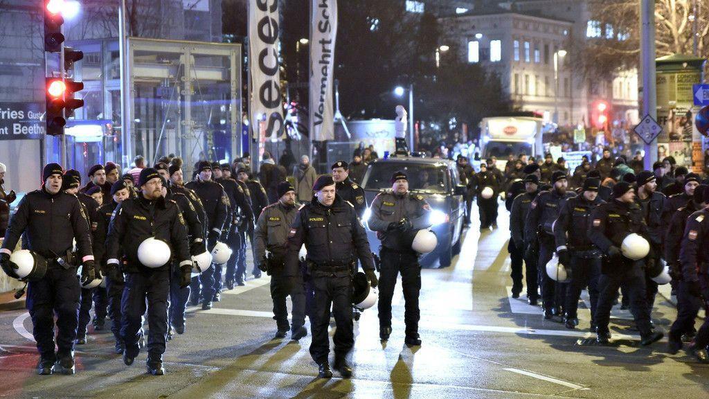 Proteste beim Akademikerball
