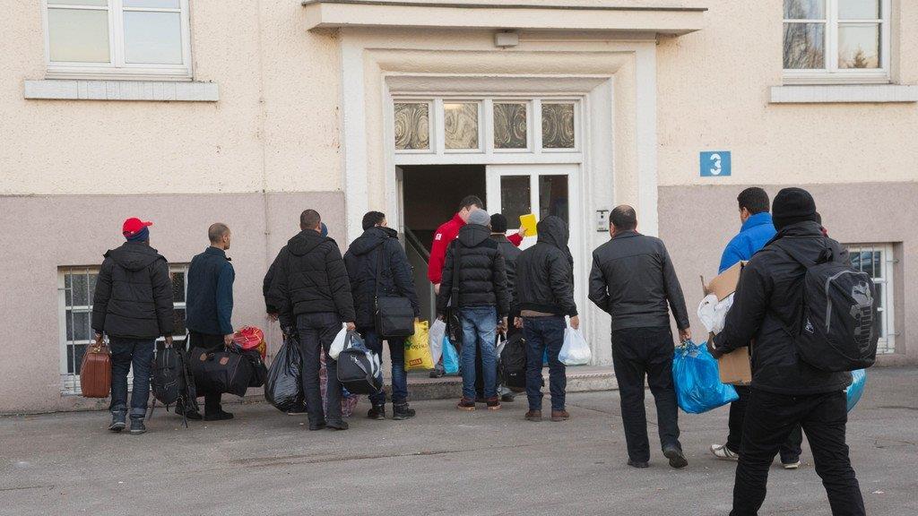 Asylbewerber ziehen in Riedenburgkaserne ein