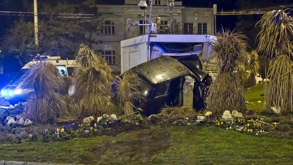 Rudolfsplatz: Alko-Lenker rast in Container