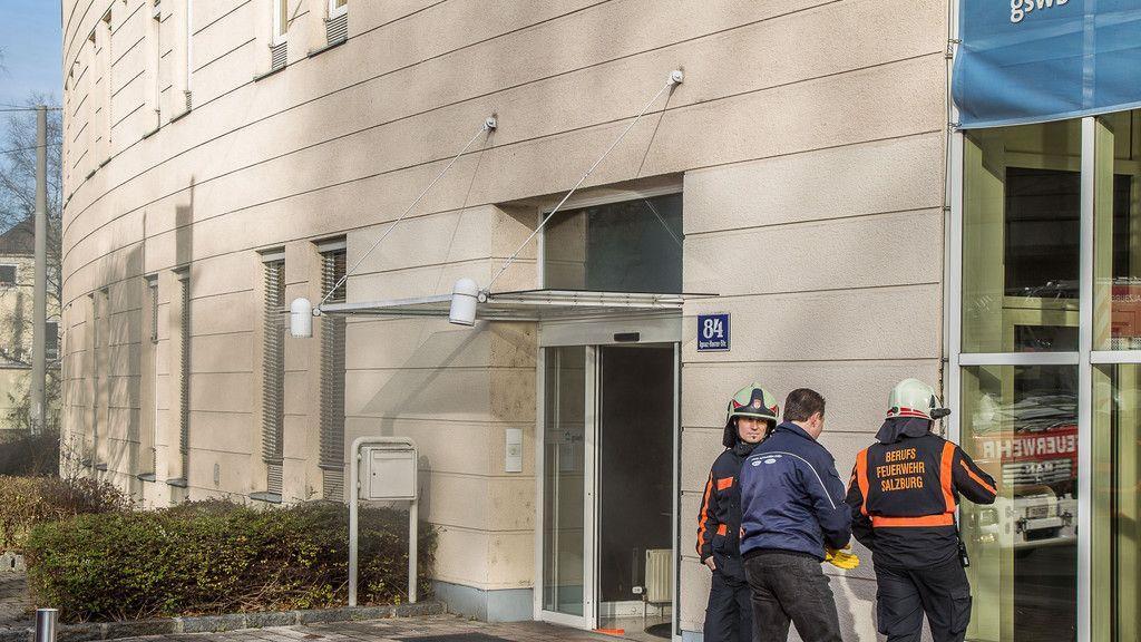 Christbaumbrand im GSWB-Gebäude
