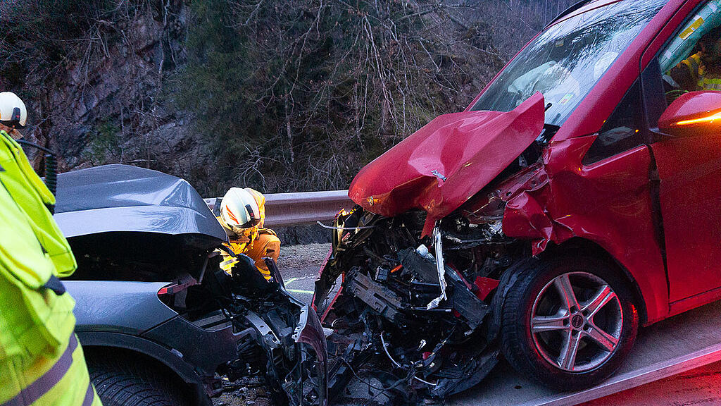 Frontalcrash auf B166 in Annaberg