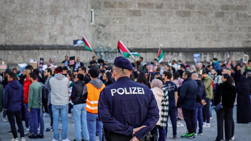 Demo in Salzburg f\u00fcr Bewohner von Gaza