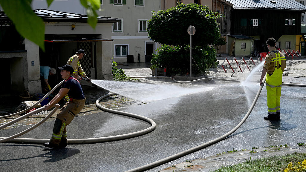 Aufr\u00e4umarbeiten Hallein