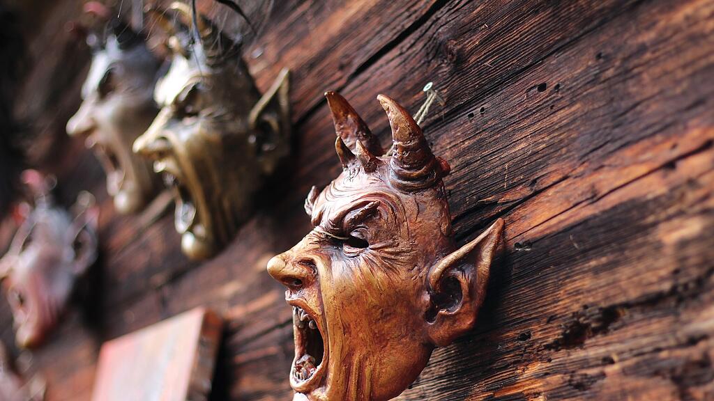 Maskenausstellung "Grossarler Gschlacht"