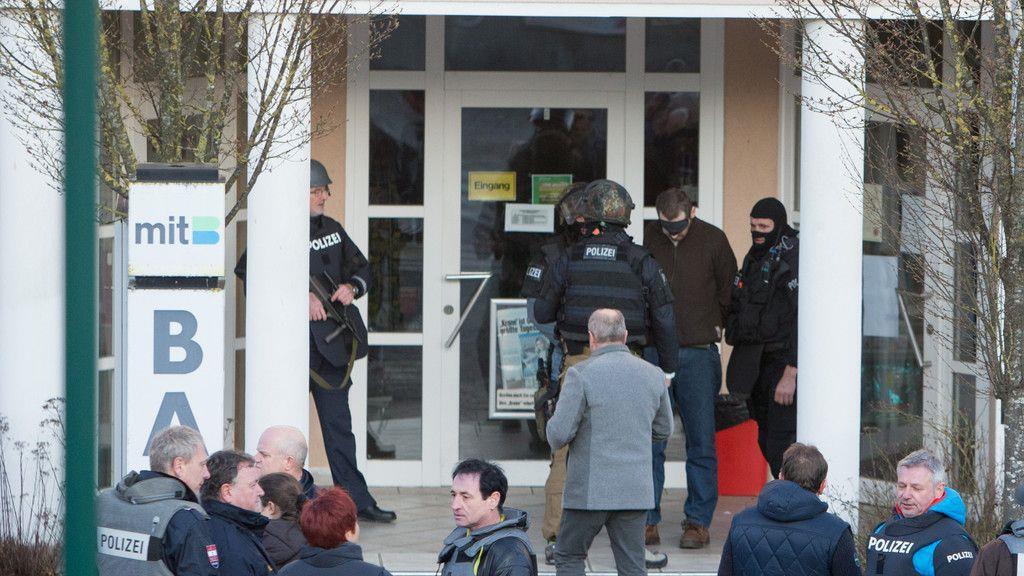 Moosdorf: Verwirrter Bankräuber wird festgenommen