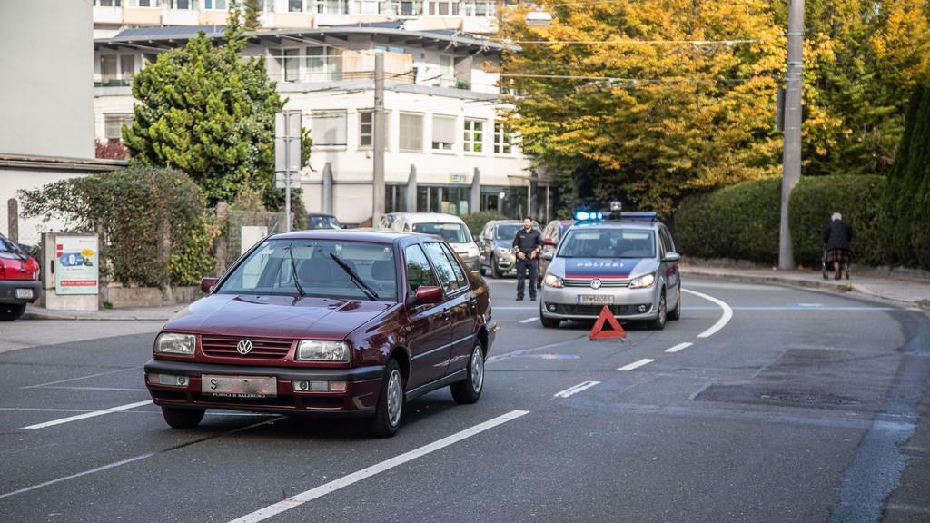 Siebenstätterstraße: Fußgängerin von Pkw erfasst