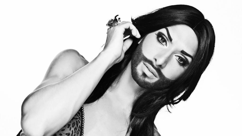Manfred Baumann setzt Conchita Wurst in Szene