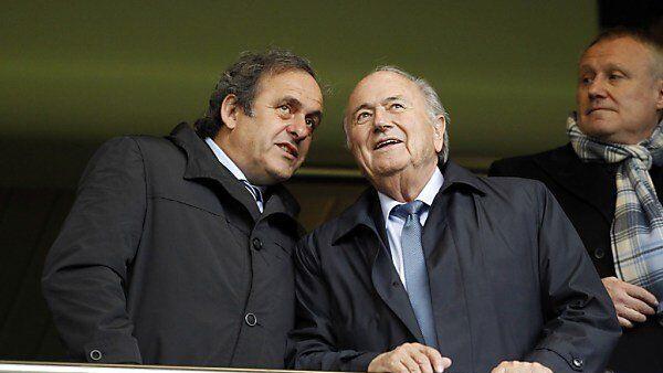 Was lief da zwischen Platini und Blatter?