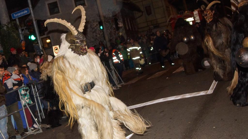 Gnigler Perchtenlauf