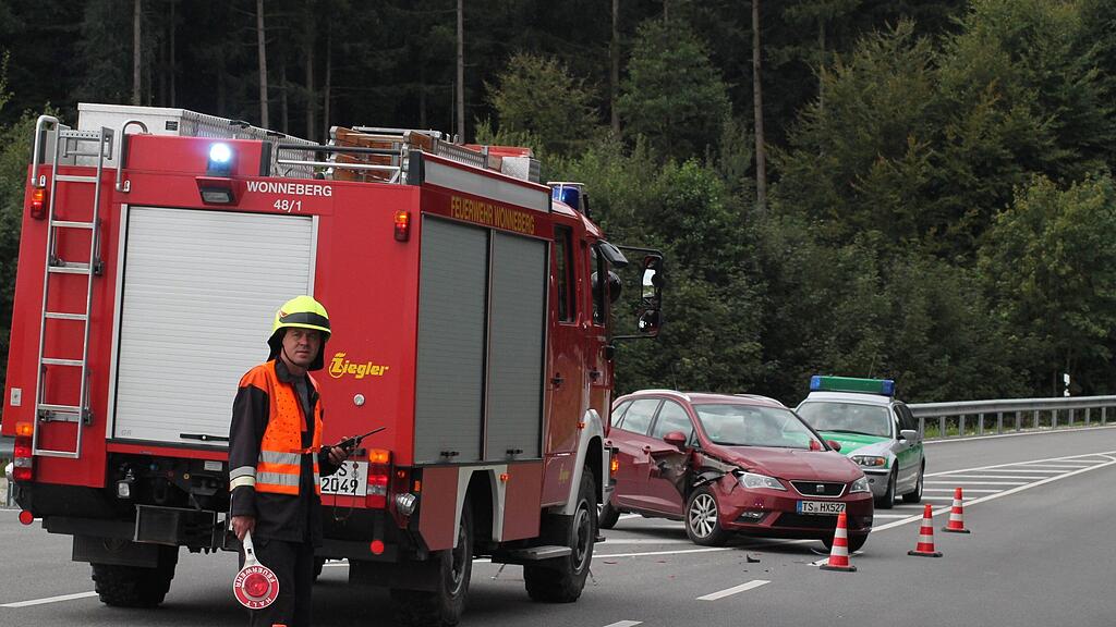 Nahe des bayerischen Wonnebergs kam es am Freitag zu einem Unfall.