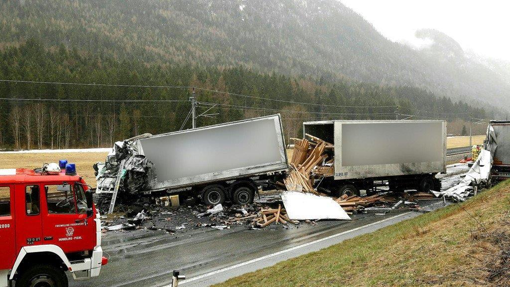 Tödlicher Lkw-Crash auf B320