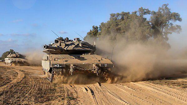 Israelische Panzer rücken in Gazastreifen vor