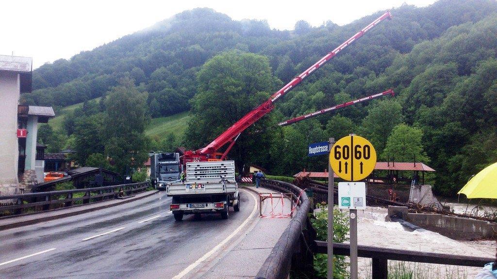 Aufräumarbeiten in Marktschellenberg