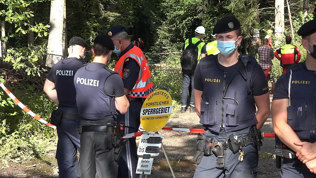 Polizeigro\u00dfeinsatz in Bad Vigaun