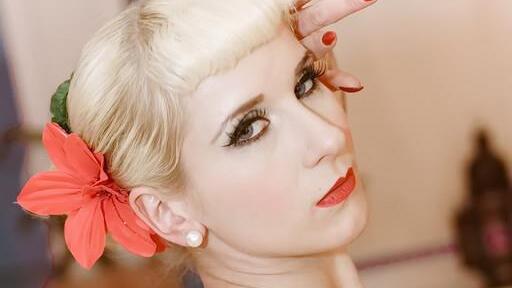 Burlesque Workshop mit TRONICAT LA MIEZ