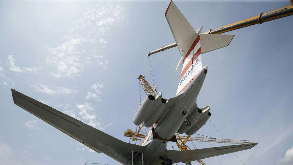 Grazer Hotel mit Flugzeug am Dach