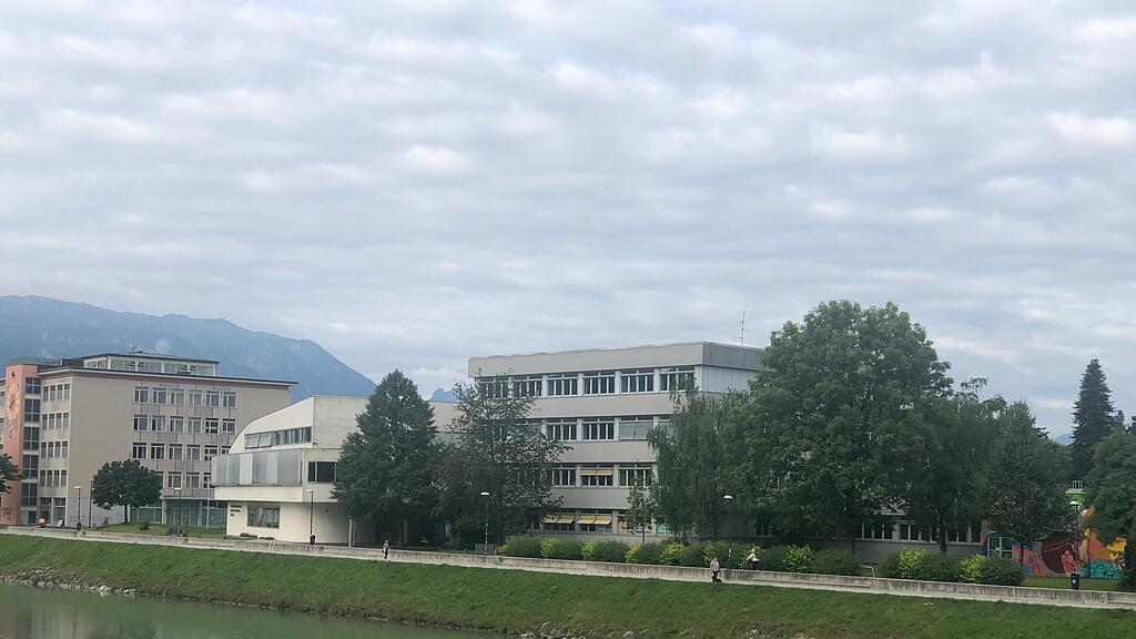 HAK nach Brand gel\u00f6scht
