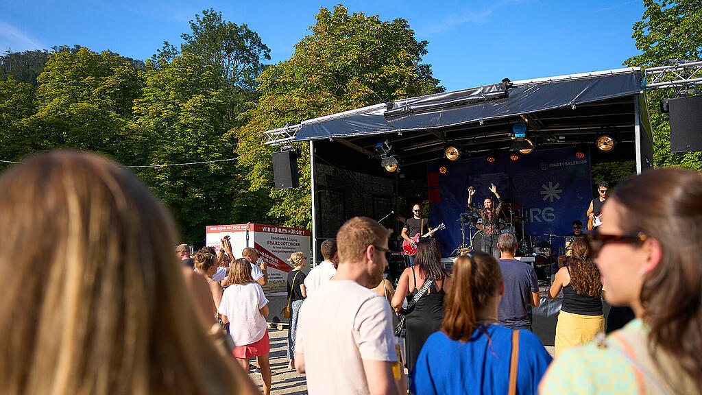 Live in Salzburg, Volksgarten