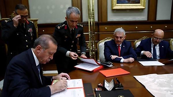 Präsident Erdogan reagiert auf den Putsch mit harter Hand
