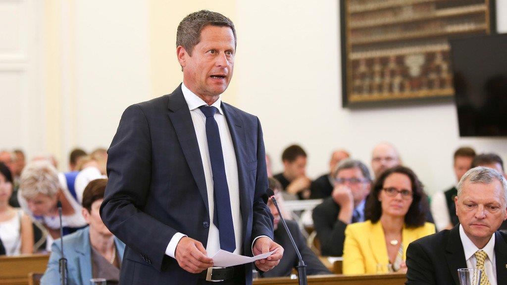 Neue Landesregierung angelobt, II