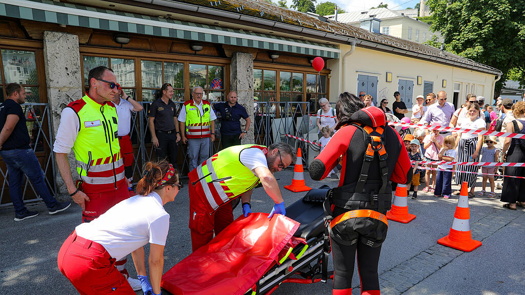 Stadtfest Samstag, Einsatzübung auf der Salzach
