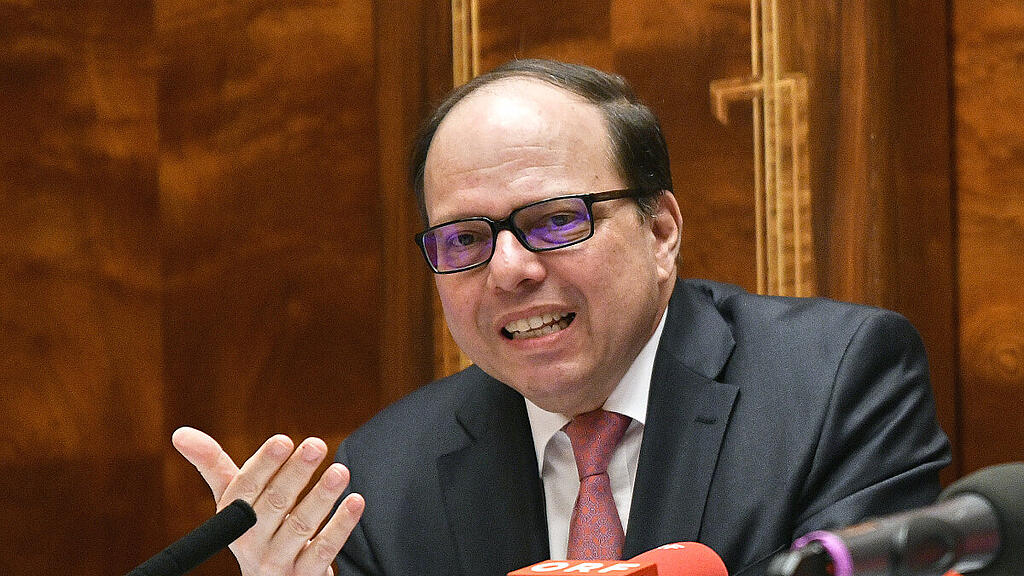 Ärztekammerpräsident Szekeres fordert 1.300 zusätzliche Kassenstellen