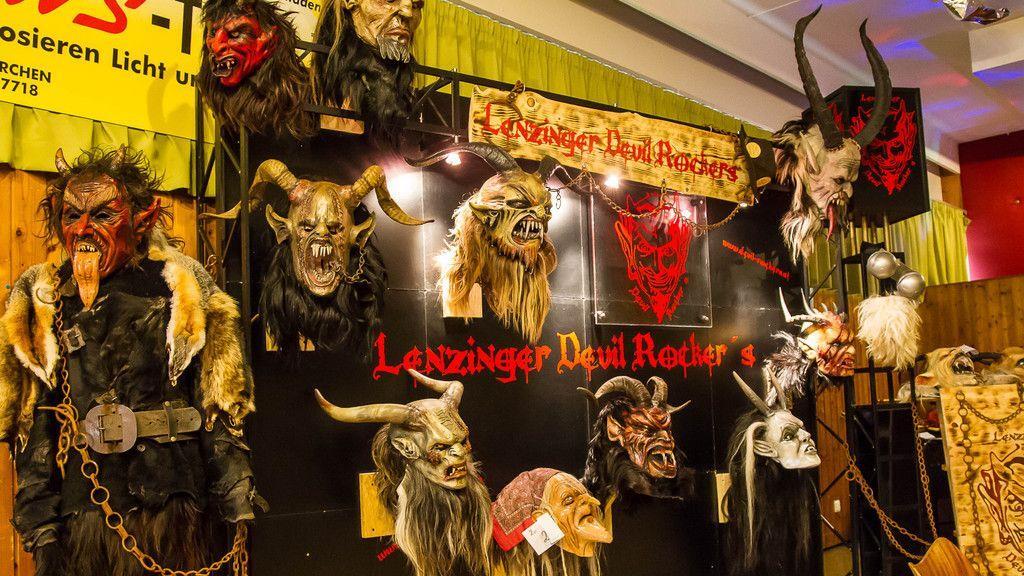 Maskenausstellung der Maxglaner Teufel