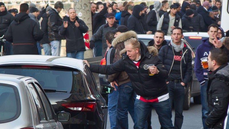 Ajax-Fans in Salzburg, II