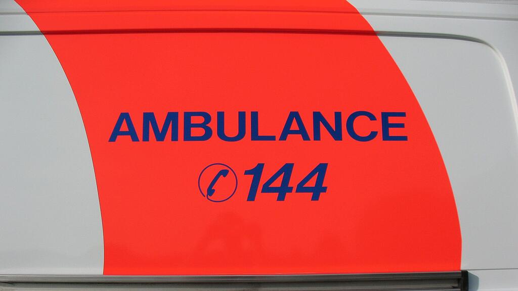 Der Lehrling kam verletzt ins Unfallkrankenhaus Salzburg.