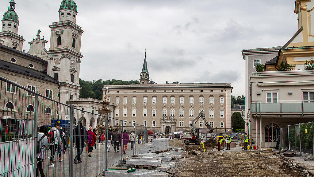 Am Residenzplatz herrscht immer noch Baustelle.