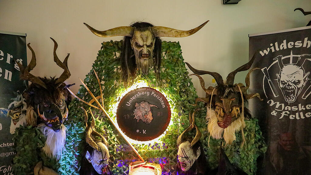 13. Maskenausstellung der Maxglaner Teufeln