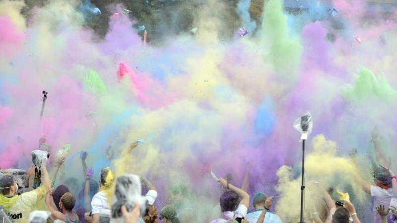Das 1. Holi Festival in Wien (APA)