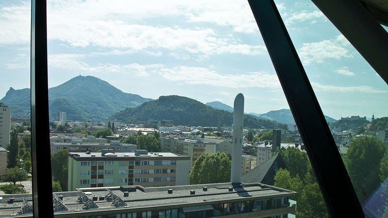 Panoramabar erweitert Stadtbibliothek