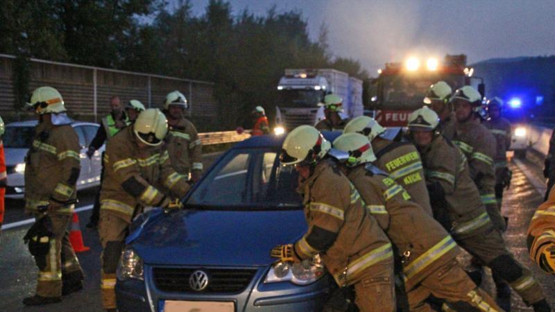 Schwerer Crash mit drei Verletzten in Kuchl