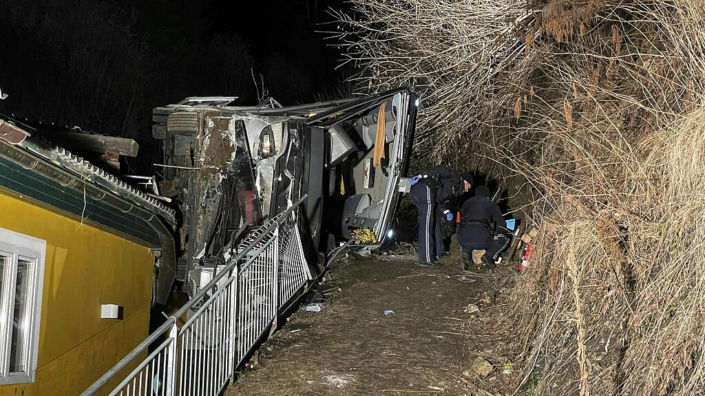 Toter bei Reisebus-Unfall nahe Schladming