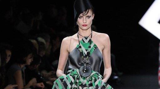Pariser Haute Couture: Giorgio Armani Frühjahr/ Sommer 2013