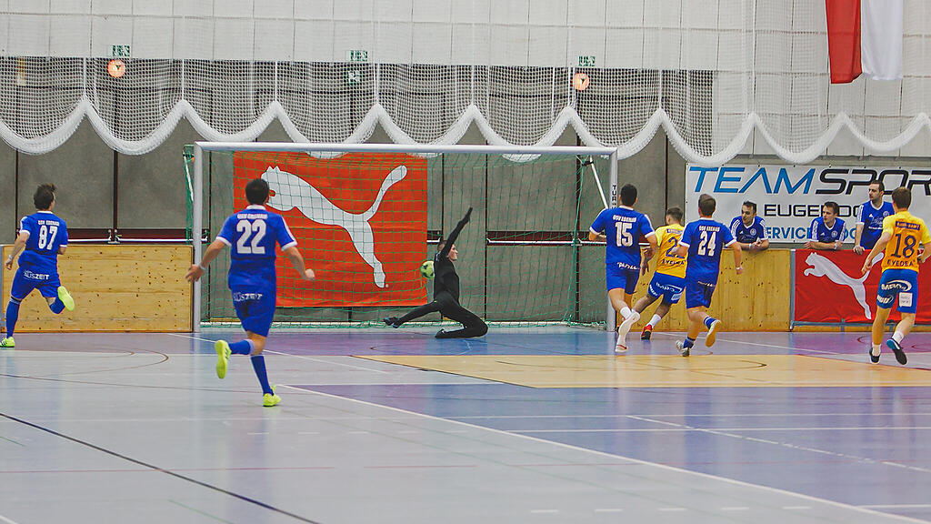 Salzburger Stier, Hallenfu\u00dfball