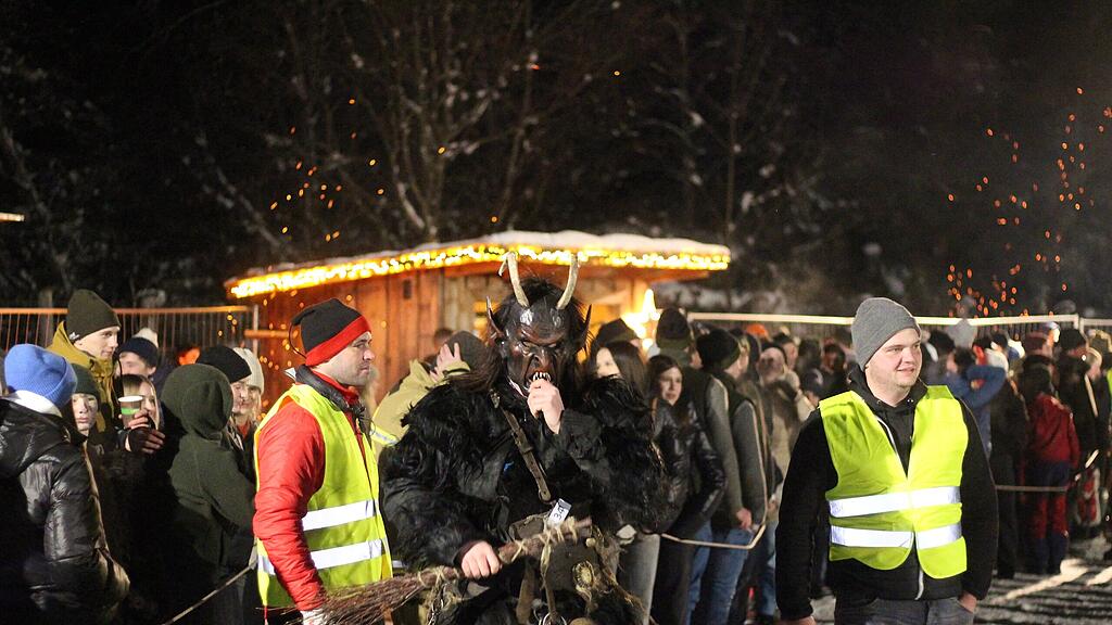 Perchten - Schaulauf H\u00fcttschlag