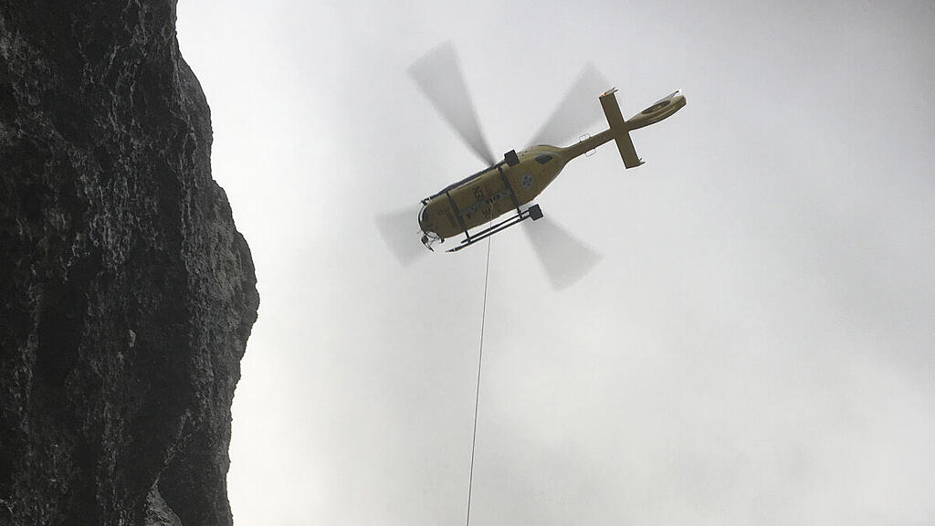 Verletzter Sohn und toter Vater per Hubschrauber geborgen (Symbolbild)