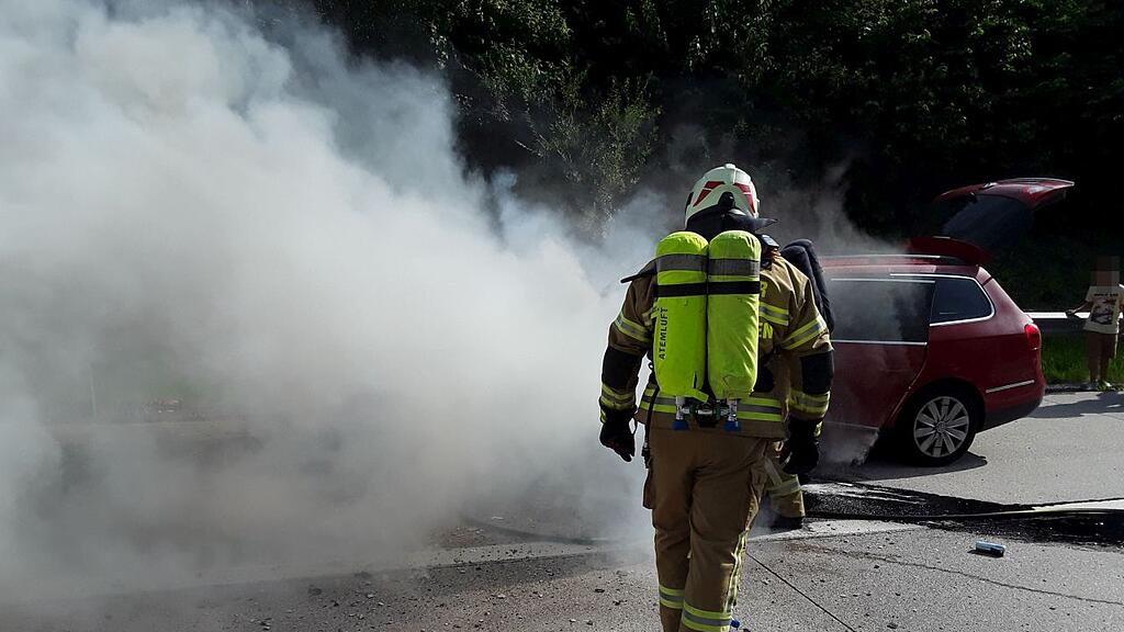 Fahrzeugbrand auf A10 in Pfarrwerfen