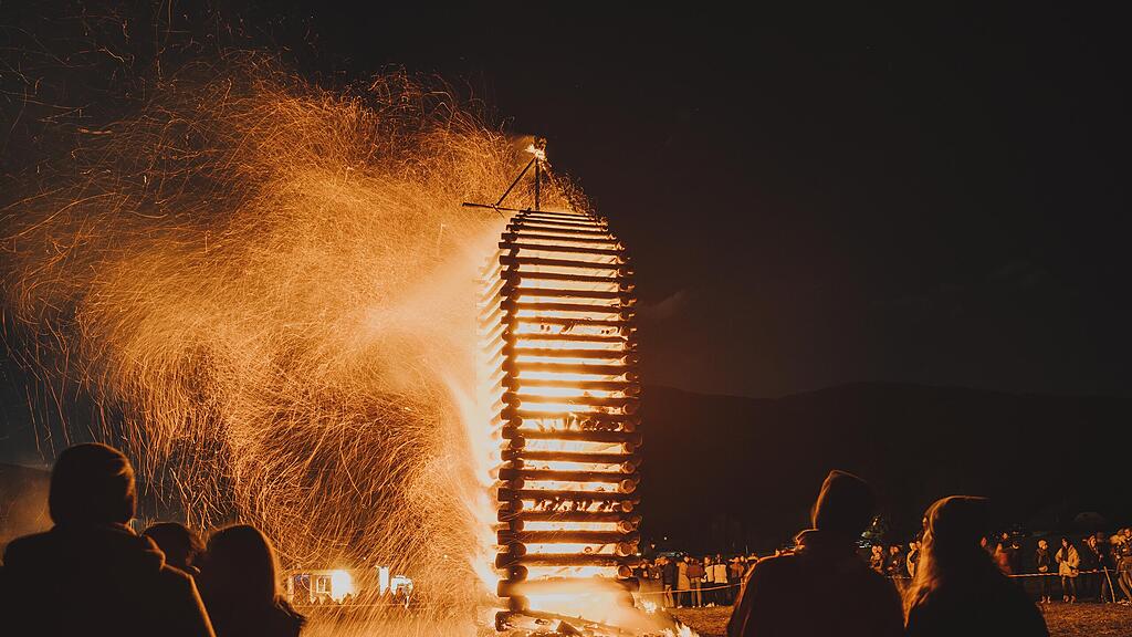 Osterfeuer im Lungau