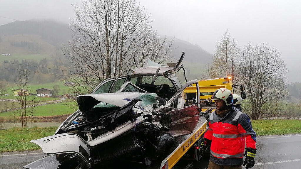 Unfall B311 zwischen Bruck und Gries