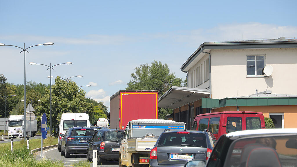 Stau Grenzkontrollen Münchner Bundesstraße