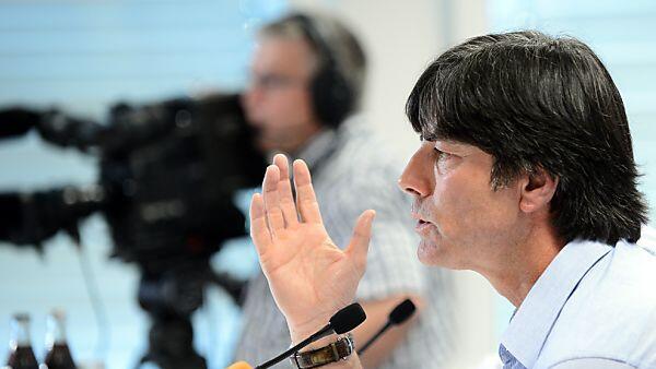 Joachim Löw bei der DFB-Pressekonferenz in Wien