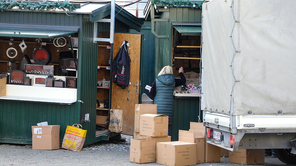 Aufbau Salzburger Christkindlmarkt, 14.11.2024