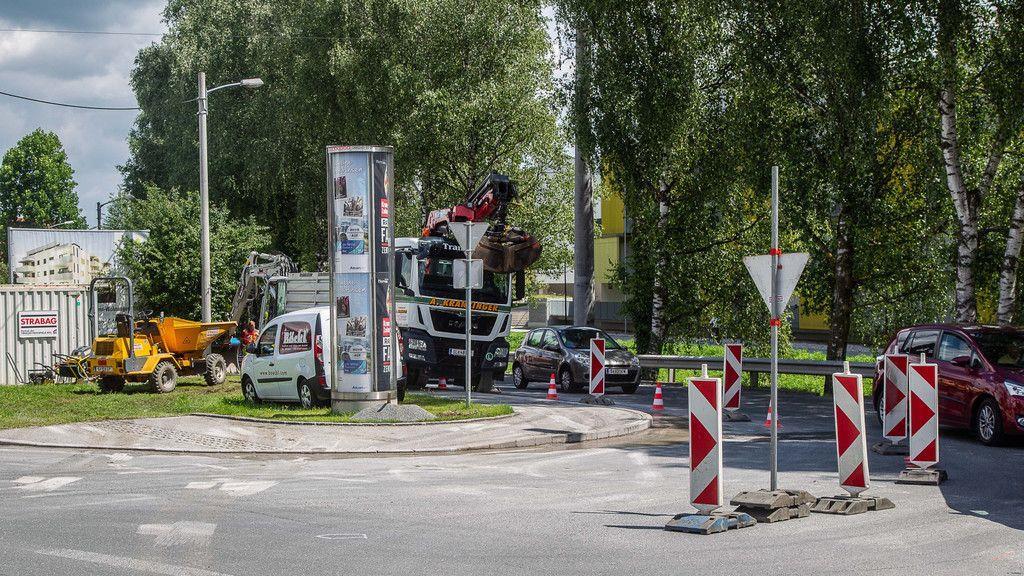 Bauarbeiten für Kreisverkehr in Maxglan