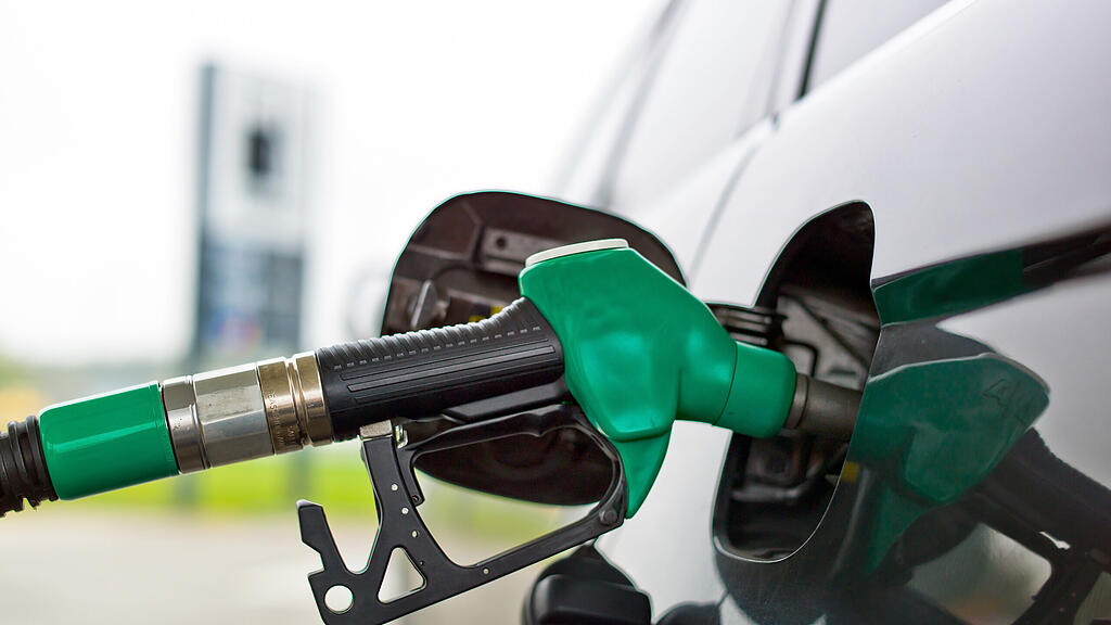 141323_Zapfhahn_fuer_Benzin_einer_Tankstelle.jpg