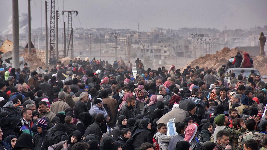 Die Menschen flüchten Massenweise aus Aleppo.